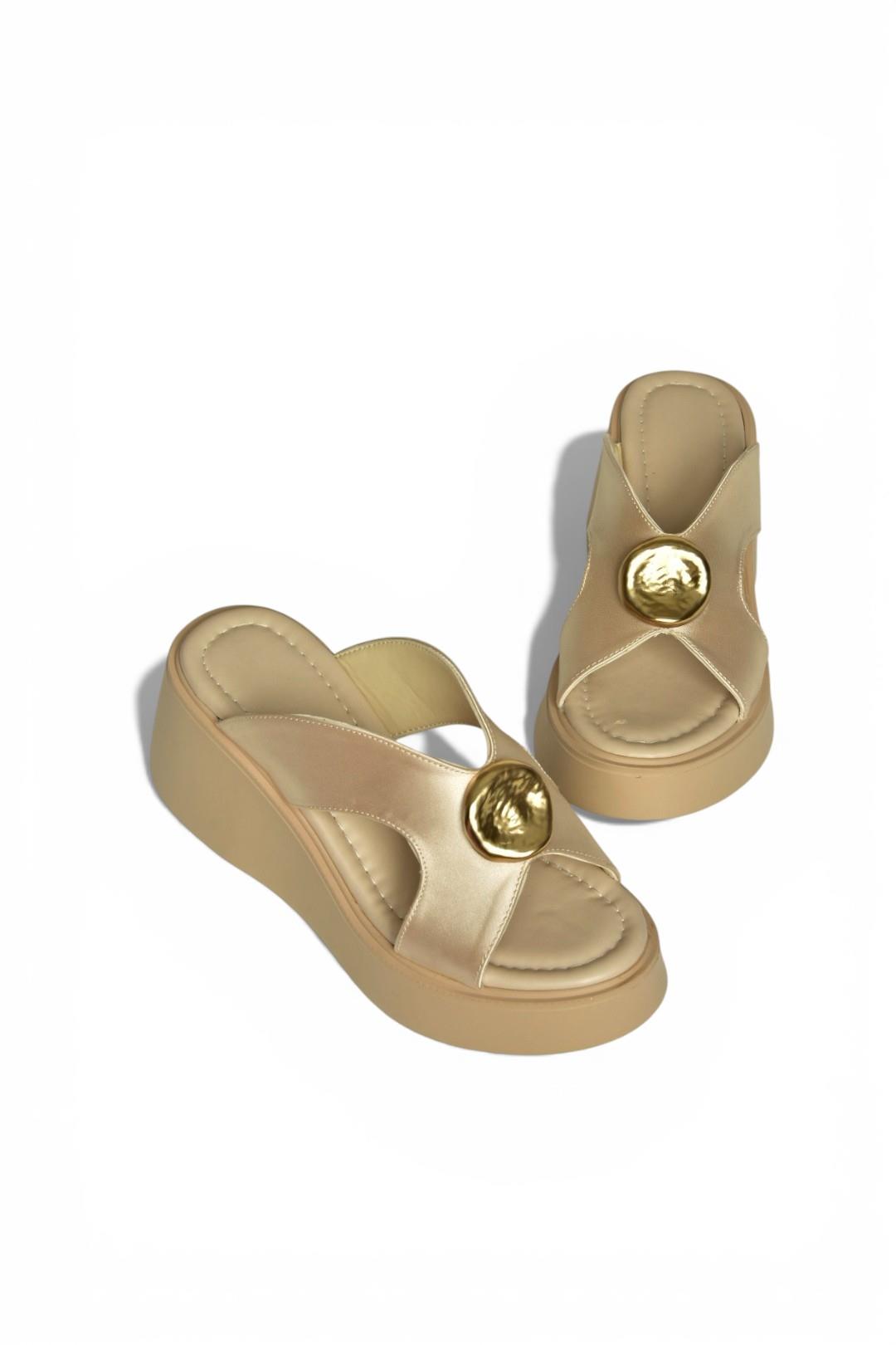 Y973965404 Bej Kumaş Dolgu Tabanlı Kadın Terlik