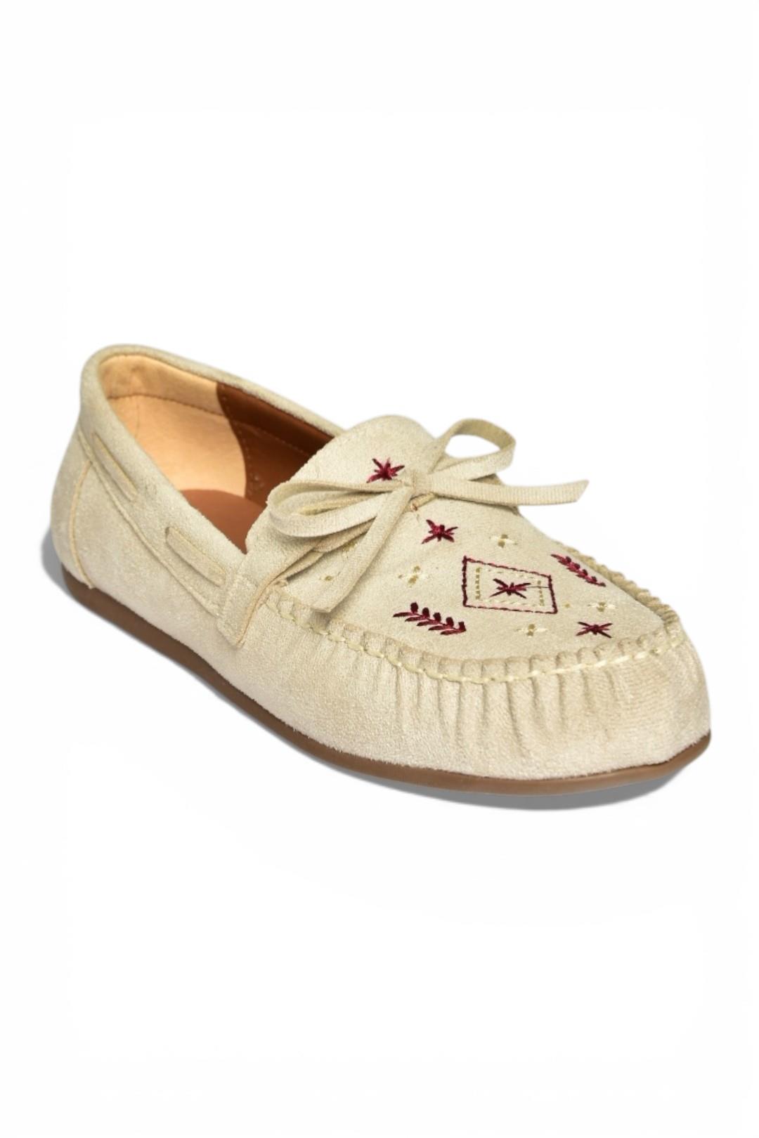 Y996073102 Bej Süet Renkli Motif İşlemeli Kadın Babet