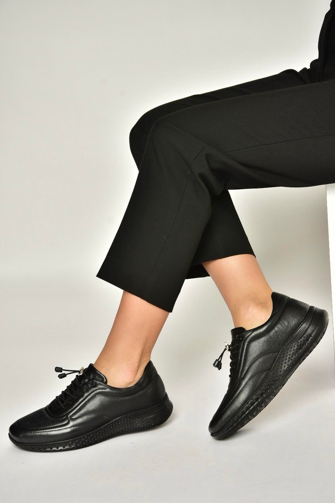 Y999255803 Siyah Hakiki Deri Kadın Spor Ayakkabı Sneakers