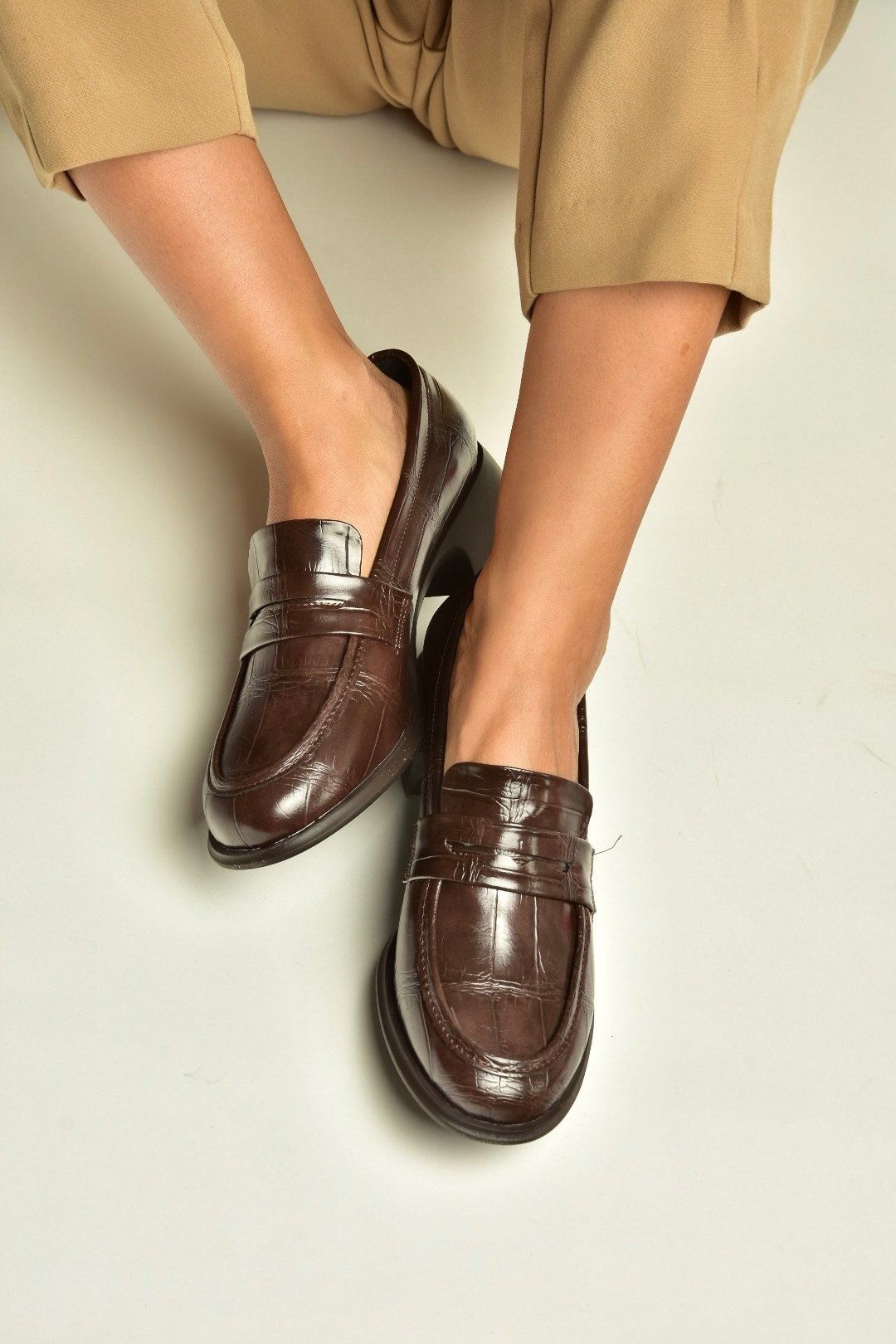 Z820066211 Kahverengi Kroko Baskılı Kalın Topuklu Loafer Ayakkabı