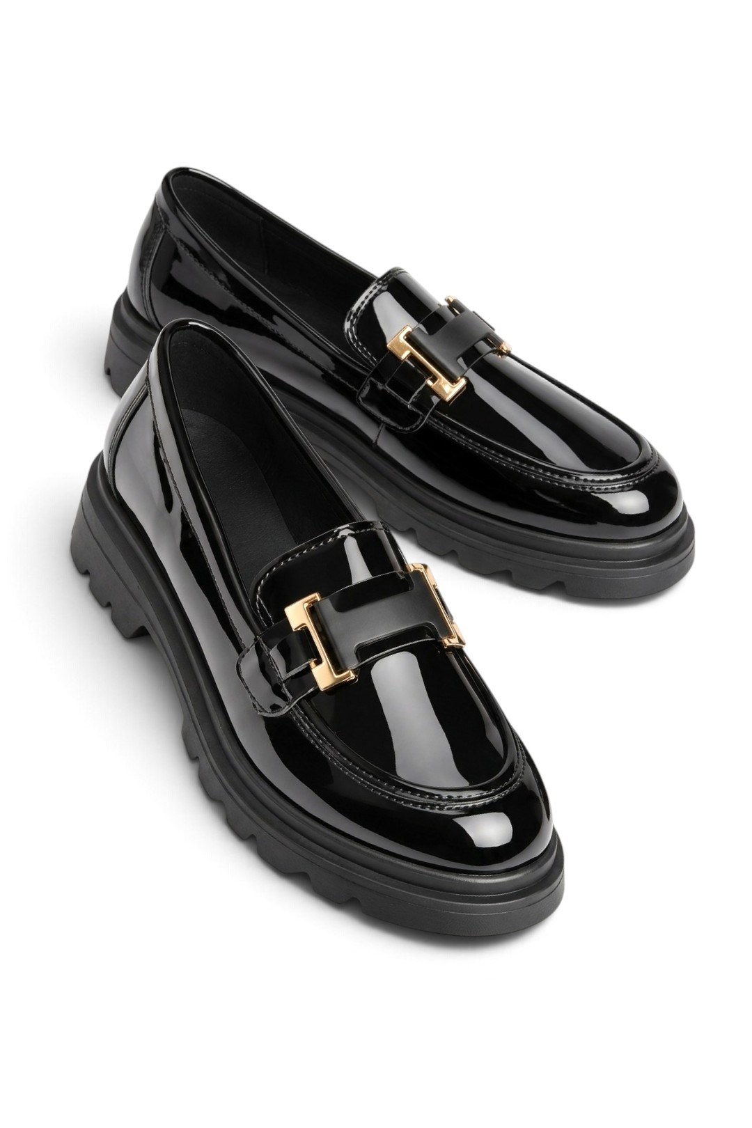 Z881862108 Siyah Rugan Kalın Tabanlı Tokalı Loafer