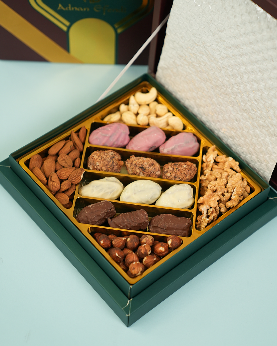 Çikolatalı Hurma ve Kuruyemişli Hediyelik Paket