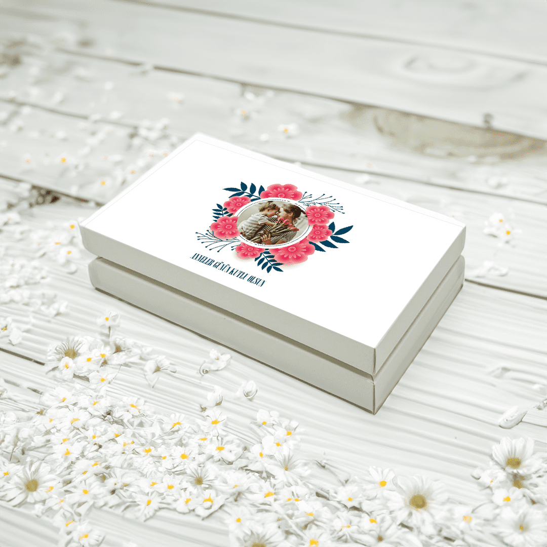 Anneler Günü Hediyesi Fotoğraflı Özel El Yapımı Çikolata 8 Bölmeli Kutu