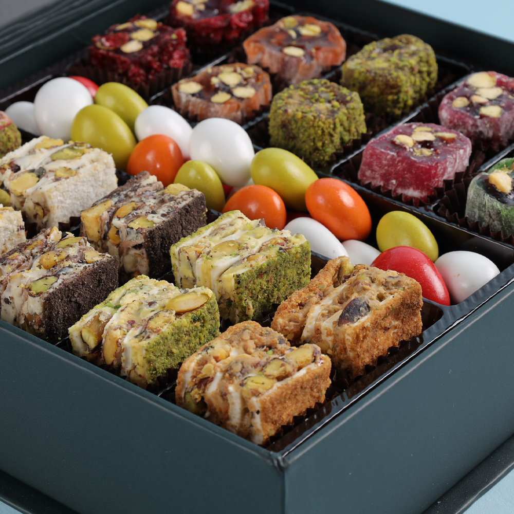 Bol Antep Fıstıklı Baklava ve Şerit Lokum - Yeşil Kitapçık Kutu
