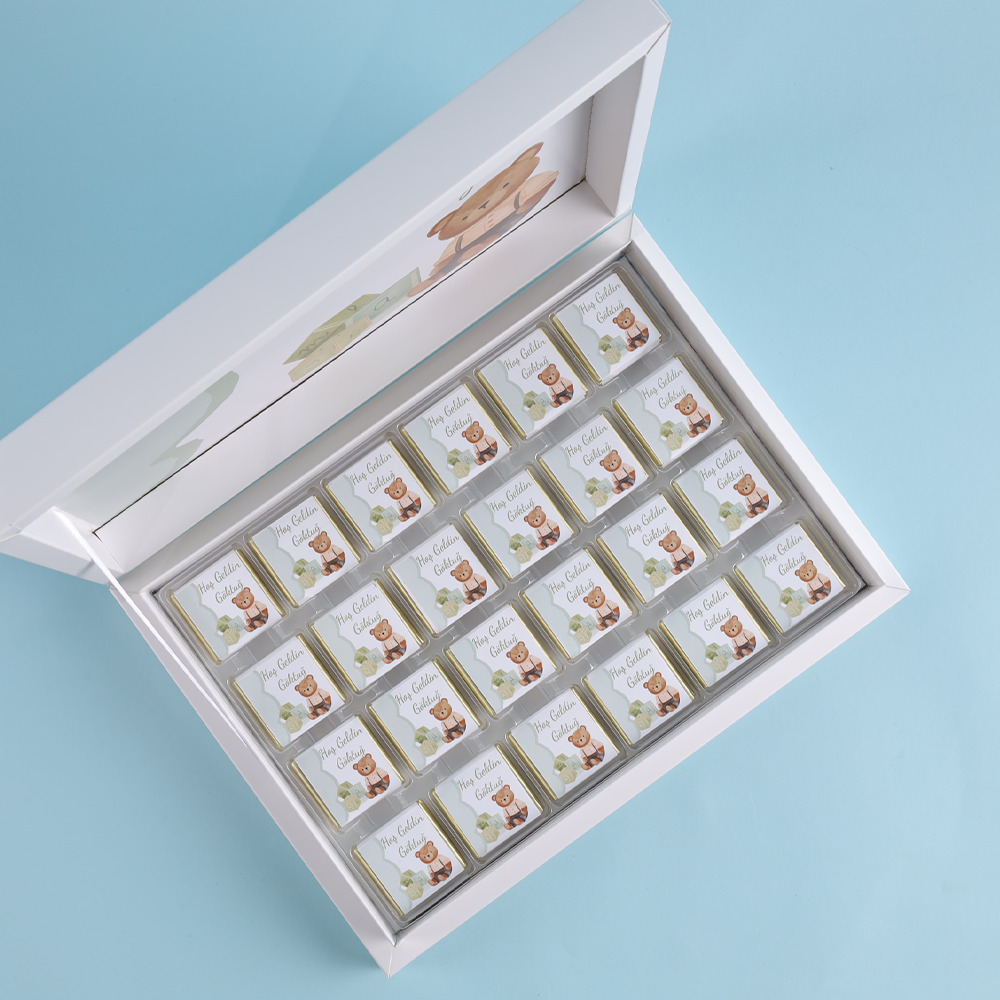 72 Adetli Madlen Erkek Bebek Çikolatası Oturan Ayıcık Desenli
