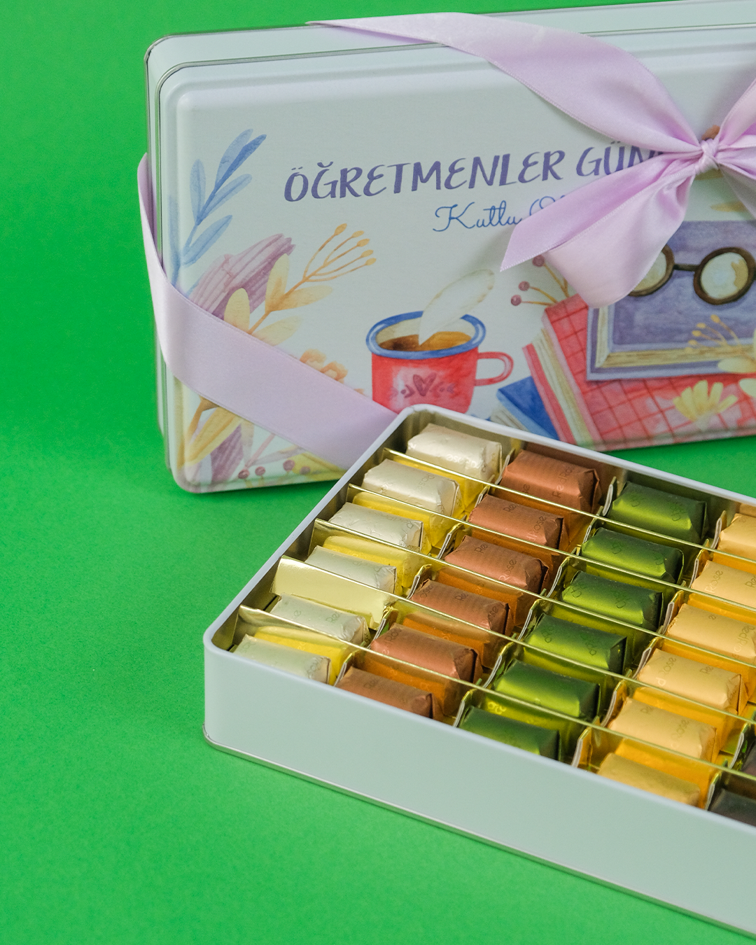 Dolgulu Çikolata Diktörtgen Metal Kutu Öğretmenler Günü Hediyesi