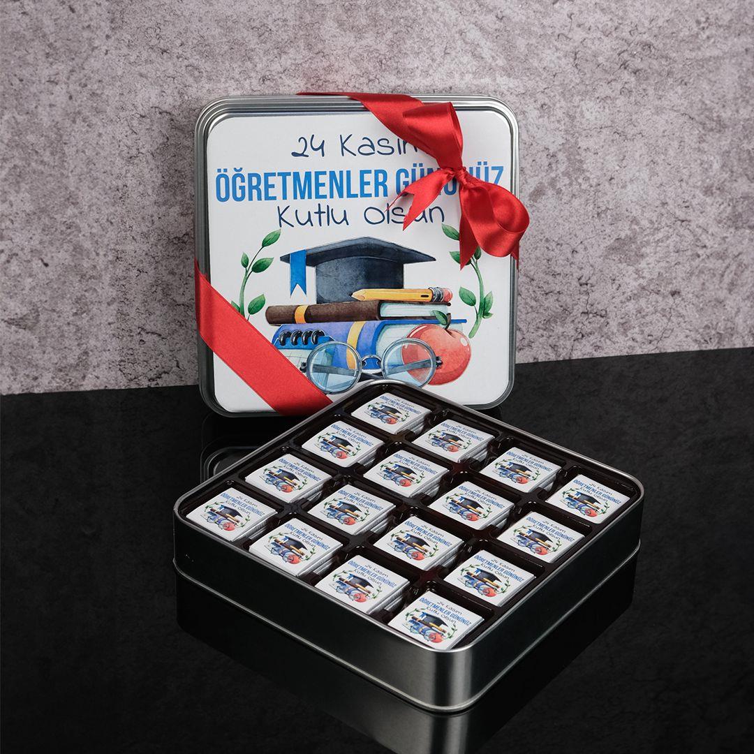 Defter Desenli Hediyelik Öğretmenler Günü Madlen Çikolata Metal Kutu (32 Adet)