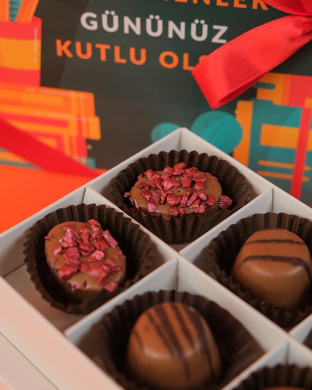 Özel El Yapımı Çikolata Öğretmenler Günü Hediyesi