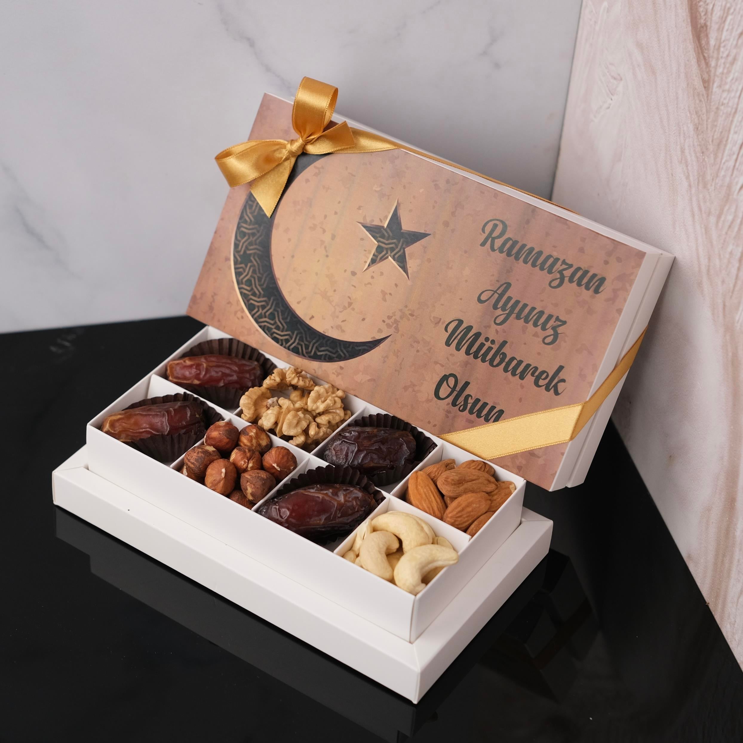 Hediyelik Hurma ve Kuruyemişli Sekiz Bölmeli Kutu