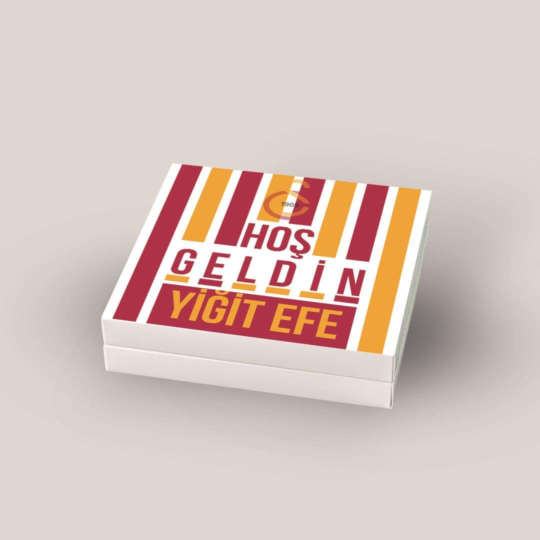 32 Adet Madlen Taraftar Bebek Çikolatası Sarı Kırmızı Çizgi Desenli