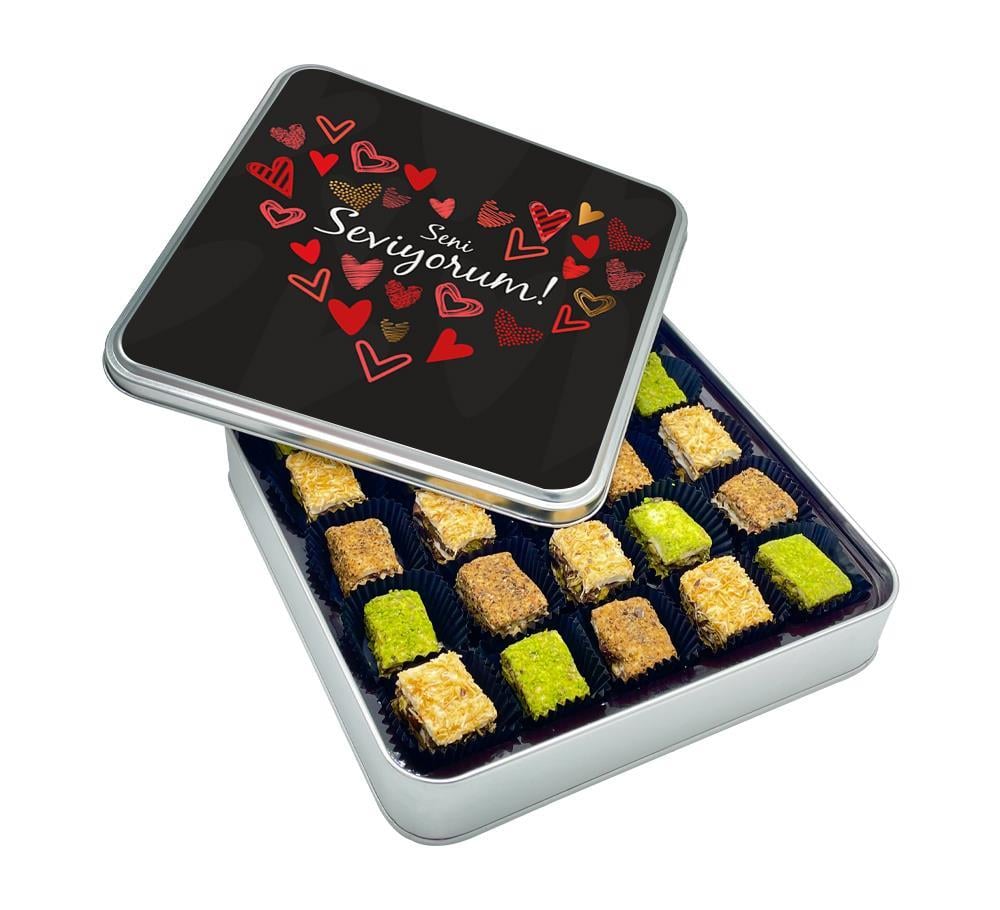 Sevgililer Günü Hediyesi Siyah Desenli Baklava Lokum Kutusu