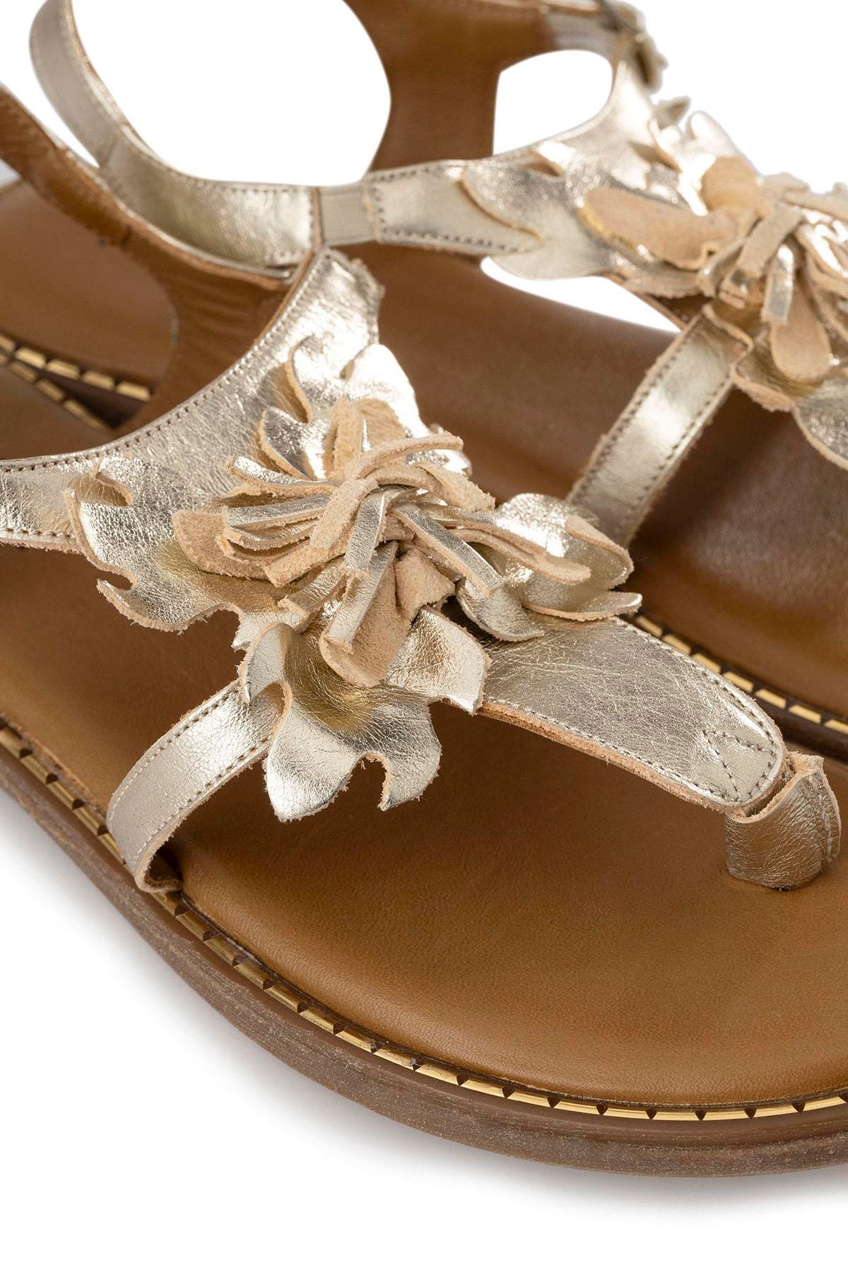 Altın Hakiki Süet Çiçekli Parmak Arası Tabanı Kahve Hakiki Deri Bilekten Bağlama Kadın Sandalet