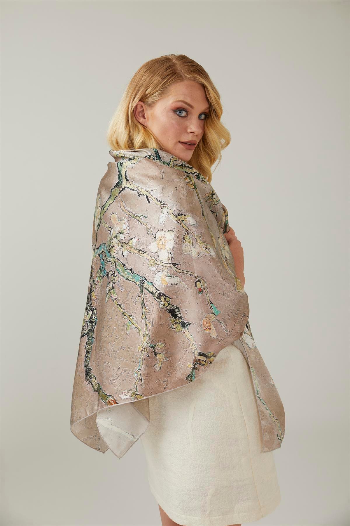 Bej Van Gogh Almond Blossoms Kare 140x140 Ipek Şal Eşarp