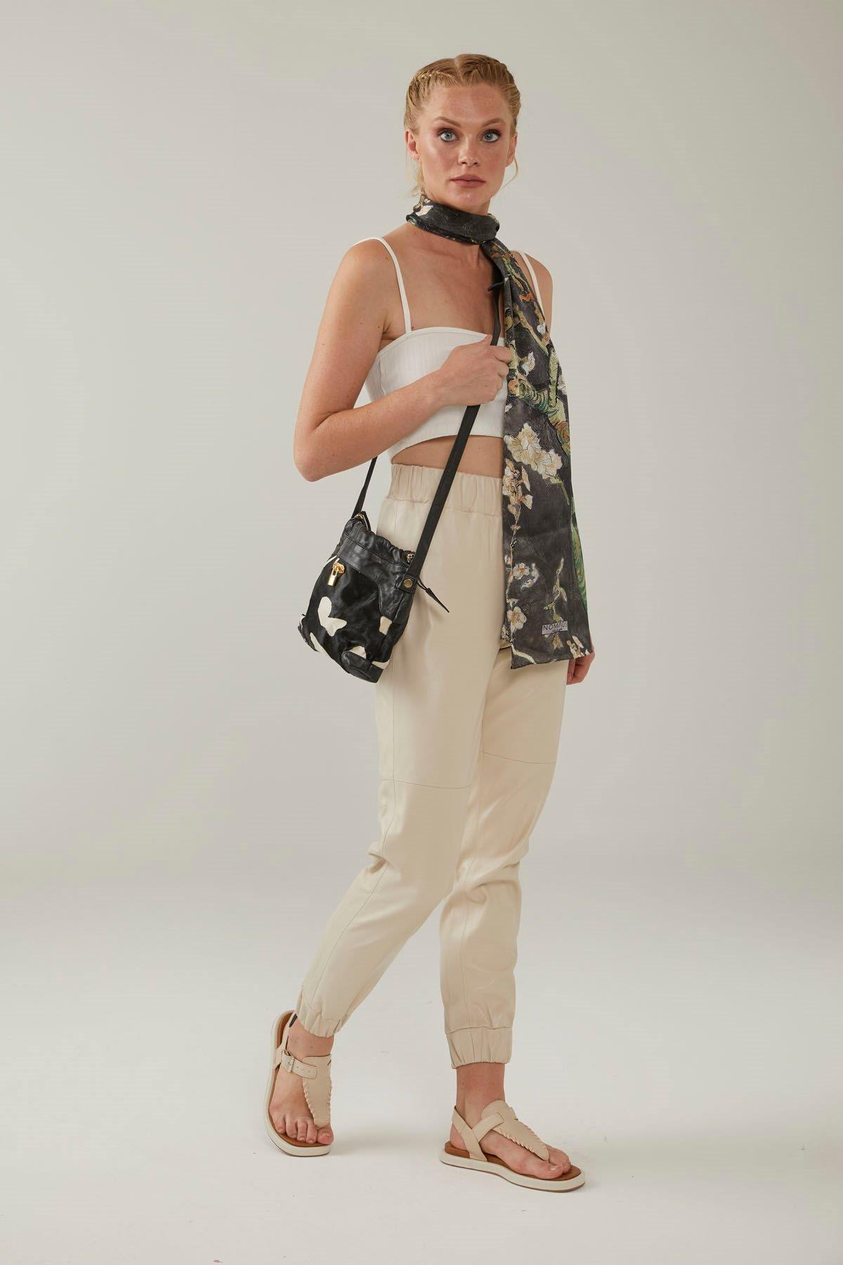 Bej Yüksek Bel Paçası Beli ve Paçası Lastikli Cepsiz Hakiki Deri Pantolon