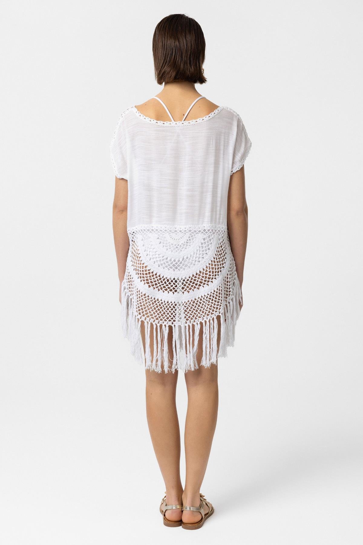 Beyaz Püskül Detaylı Kısa Kollu Örgü Bluz Elbise