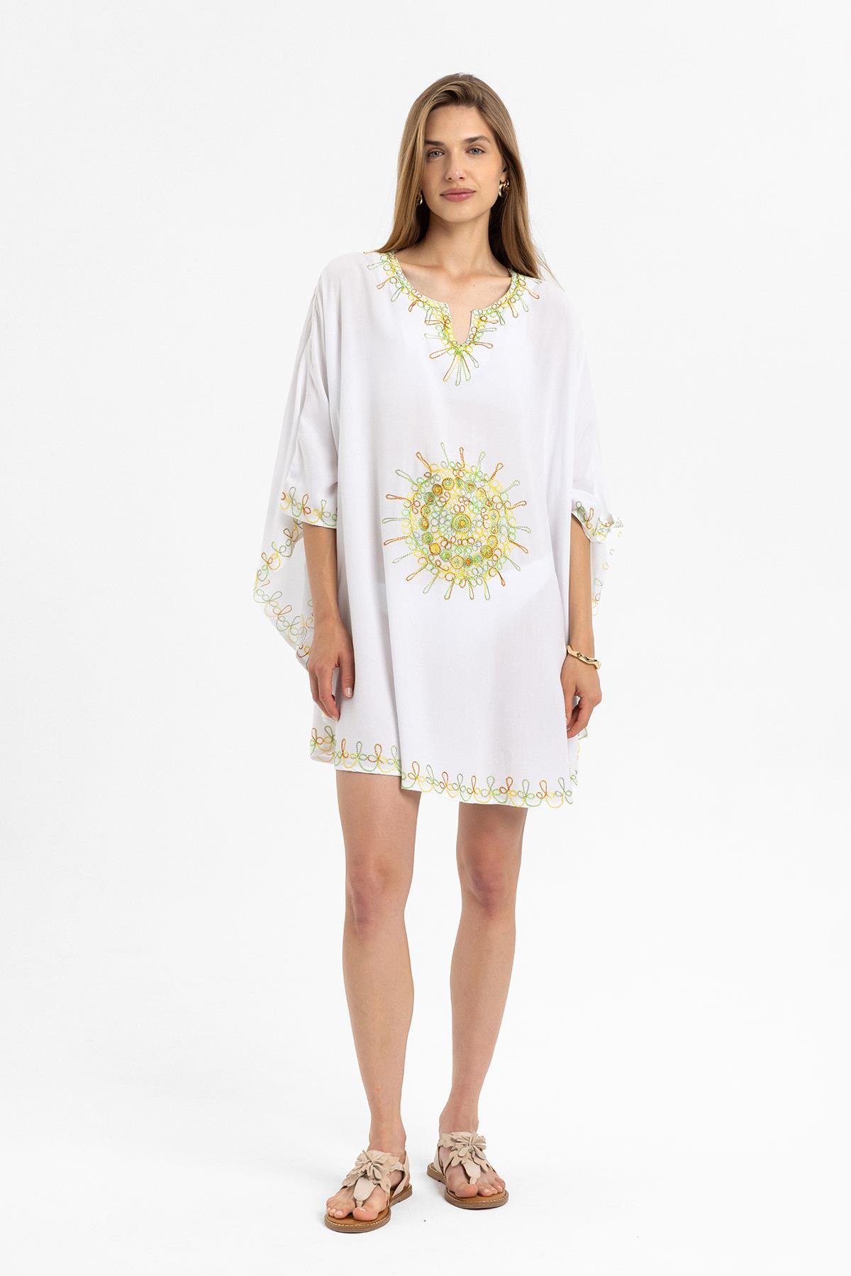 Beyaz Şile Bezi Yarasa Kollu İşlemeli Kısa Yazlık Astarsız Plaj Pamuklu Kaftan Elbise