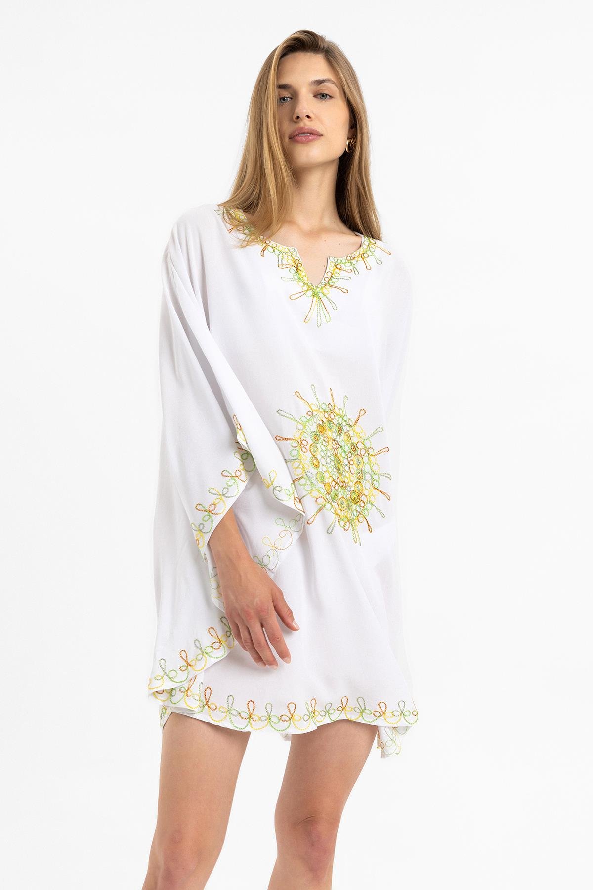 Beyaz Şile Bezi Yarasa Kollu İşlemeli Kısa Yazlık Astarsız Plaj Pamuklu Kaftan Elbise