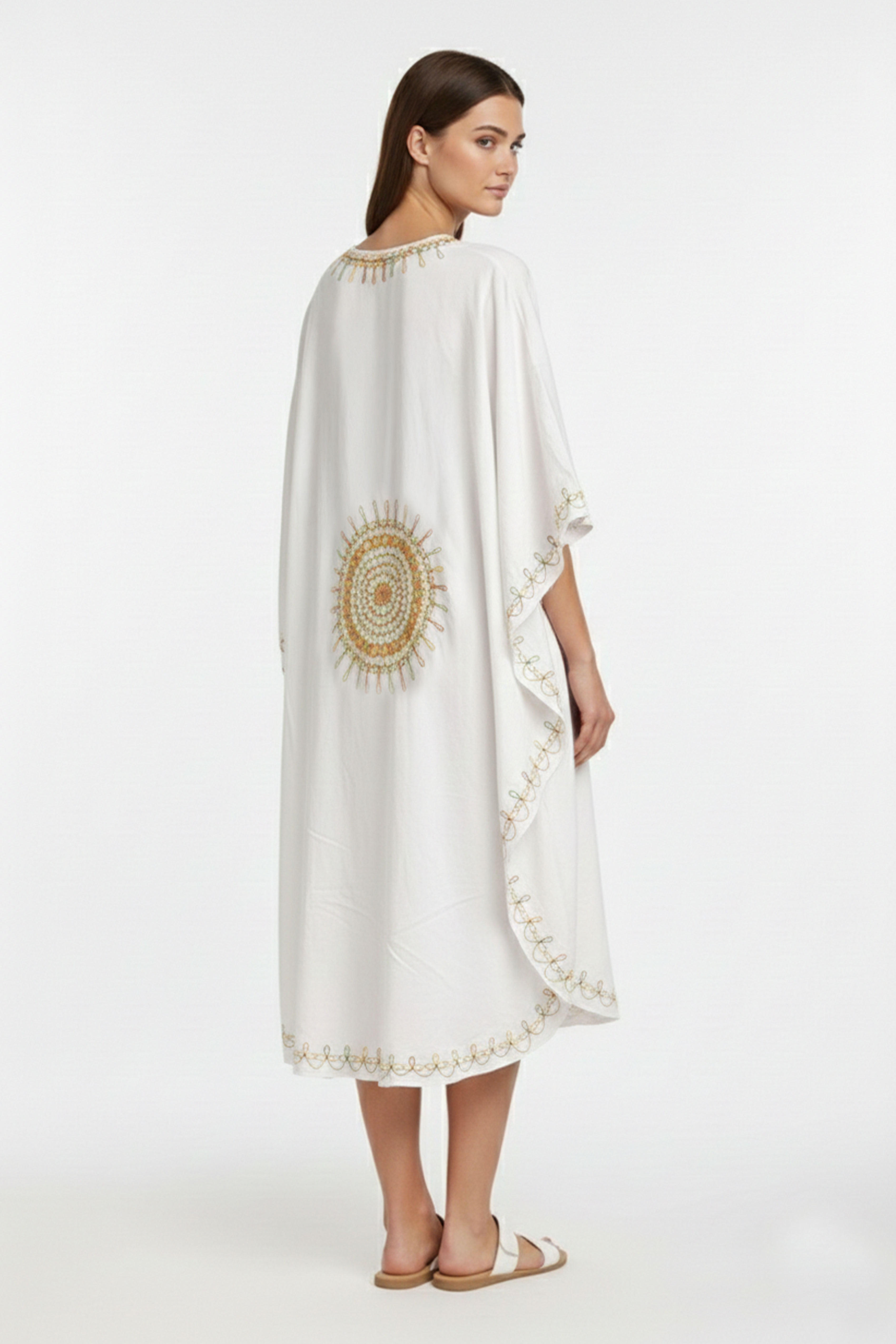 Beyaz Yarasa Kollu Nakış İşlemeli Yazlık Astarsız Pamuklu Uzun Kaftan Elbise