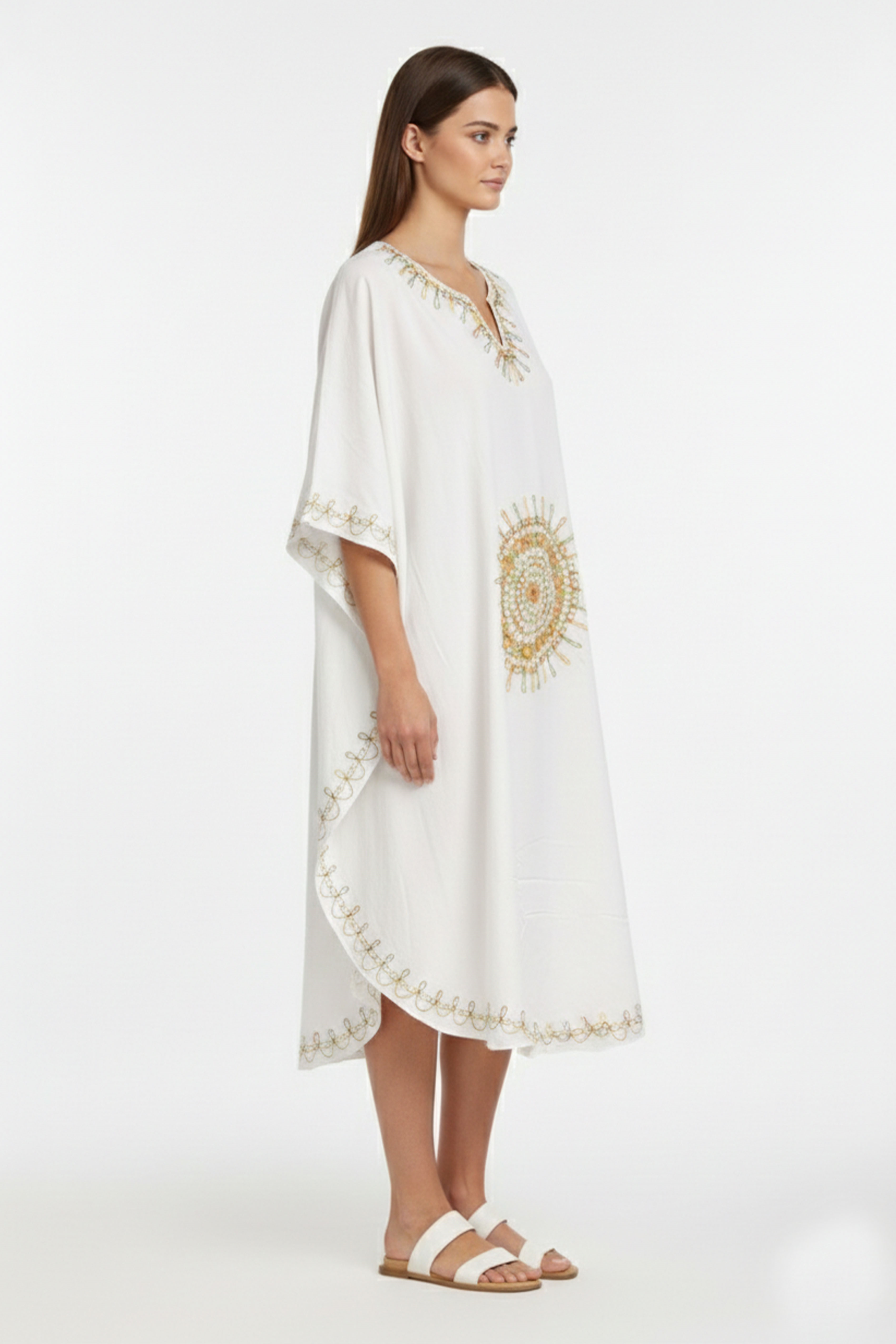 Beyaz Yarasa Kollu Nakış İşlemeli Yazlık Astarsız Pamuklu Uzun Kaftan Elbise