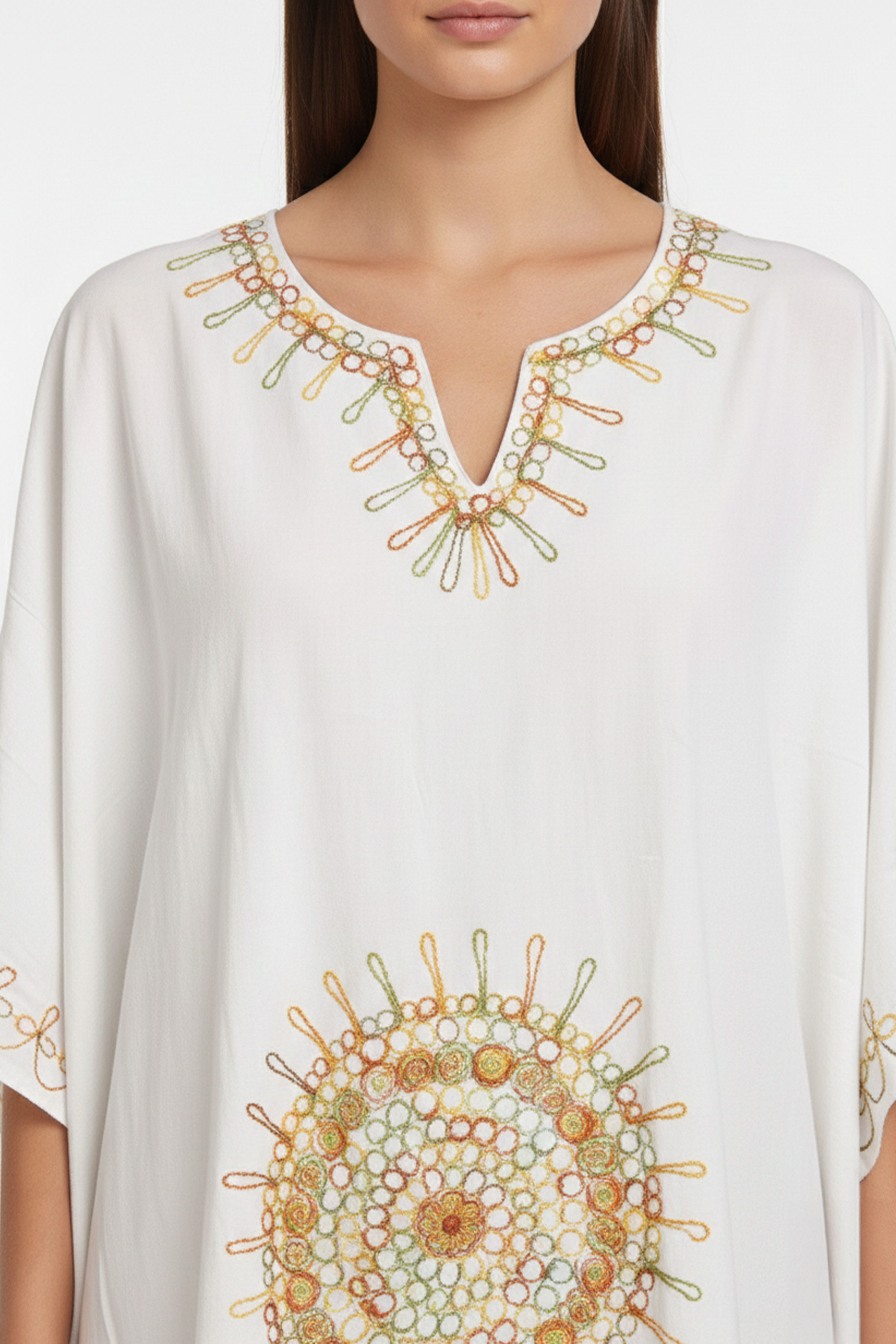 Beyaz Yarasa Kollu Nakış İşlemeli Yazlık Astarsız Pamuklu Uzun Kaftan Elbise