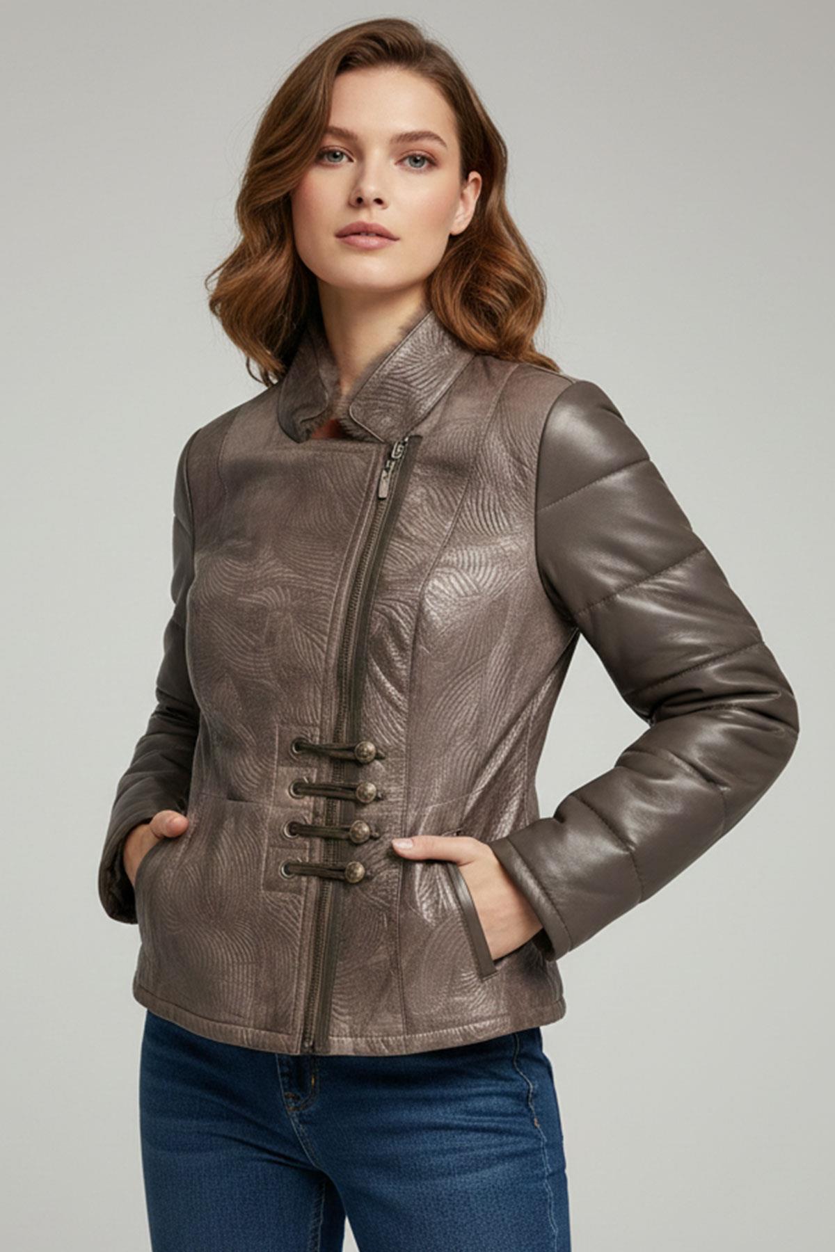 Gri Skylar Fermuarlı Astarsız Kolları Hakiki Deri Bedeni Hakiki Kuzu Kürkü Kadın Kaban