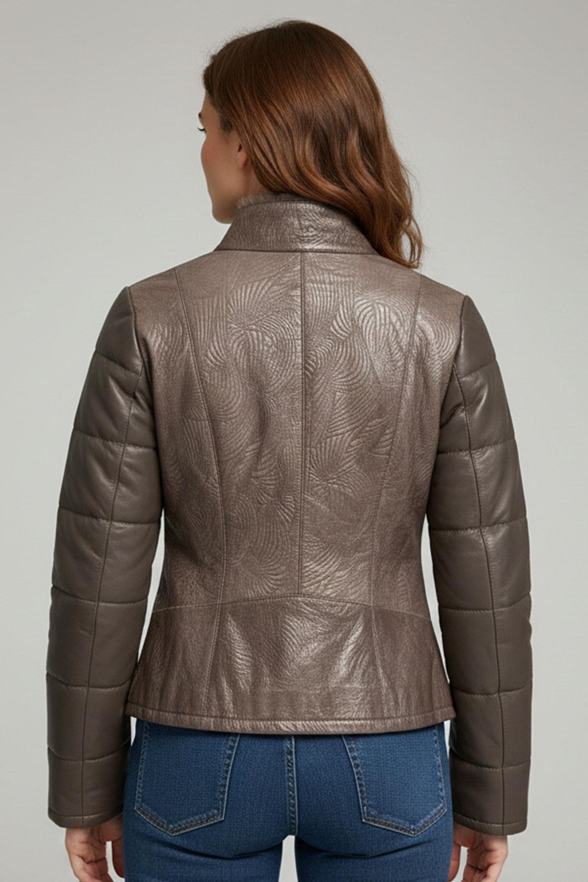 Gri Skylar Fermuarlı Astarsız Kolları Hakiki Deri Bedeni Hakiki Kuzu Kürkü Kadın Kaban