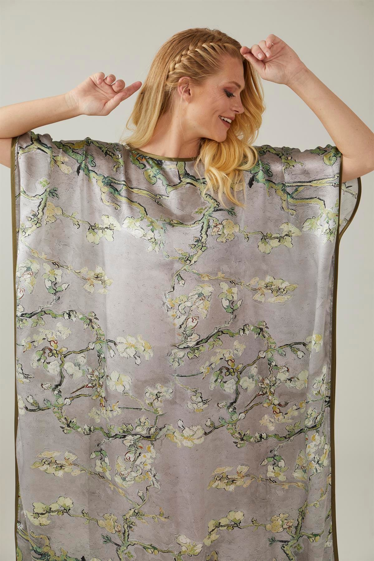 Gri Van Gogh Almond Blossoms Desenli İpek Elbise