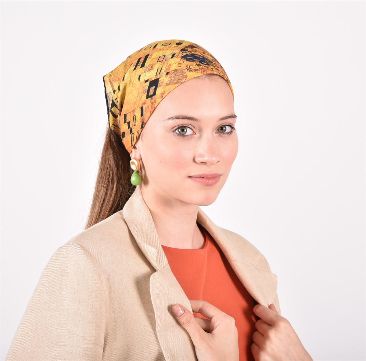 Gustav Klimt The Kiss Desenli Renkli Çok Fonksiyonlu Renkli Kare 45x45 Bandana