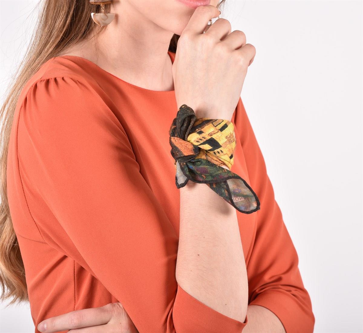 Gustav Klimt The Kiss Desenli Renkli Çok Fonksiyonlu Renkli Kare 45x45 Bandana