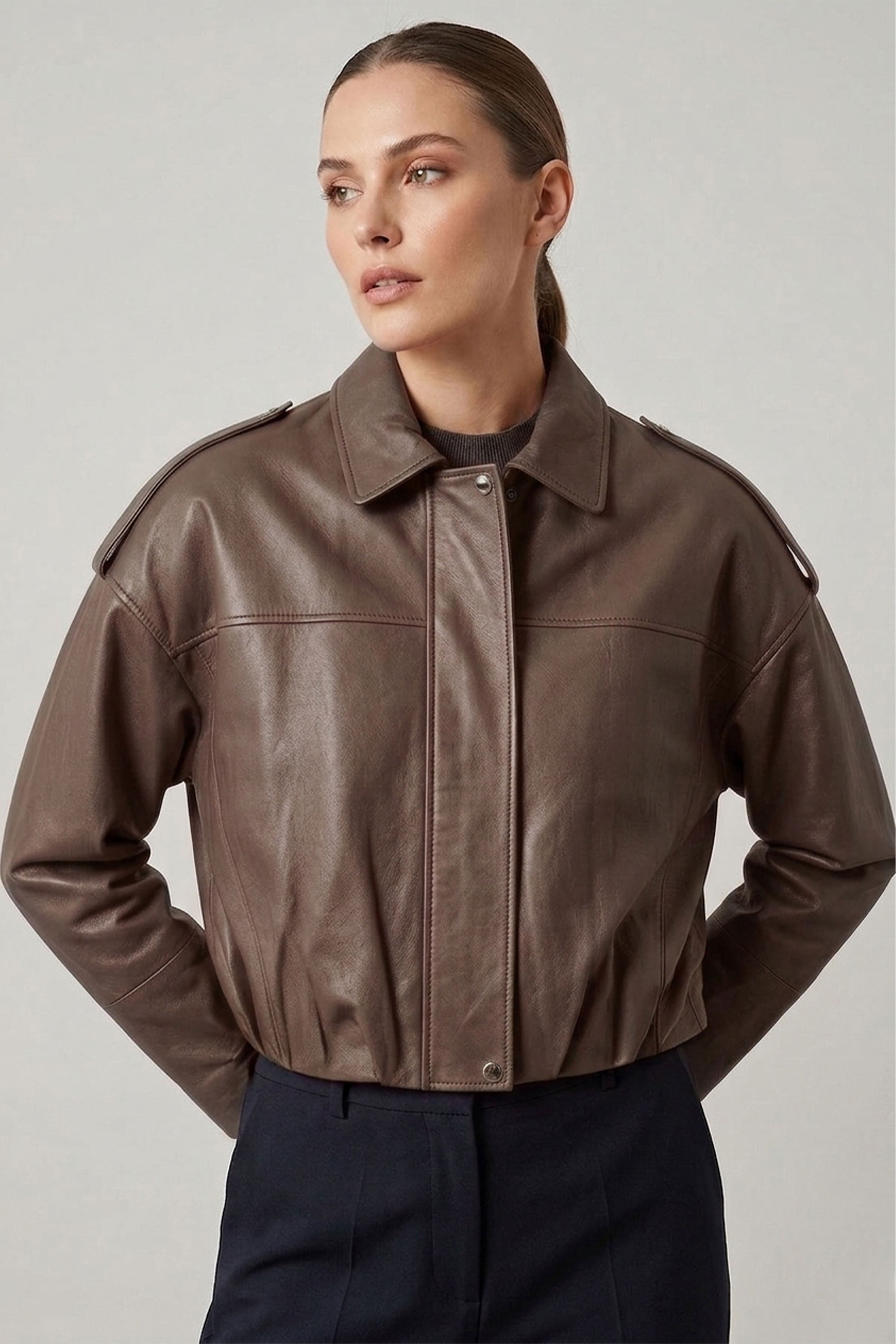 Kahverengi Hakiki Deri Oversize Crop Kemerli Omuz Apolet Detaylı Kadın Ceket
