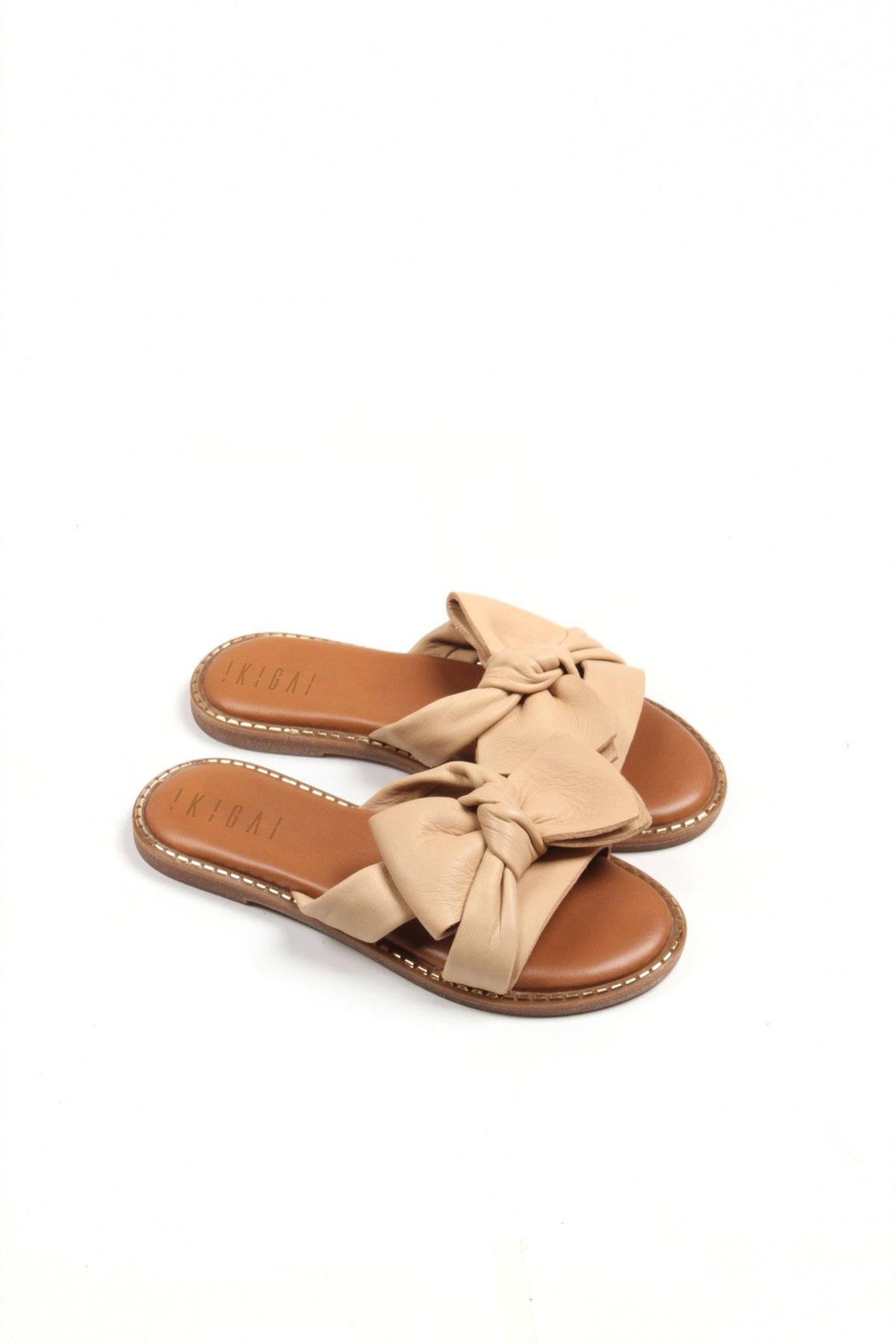 Kırık Beyaz Hakiki Deri Tabanı Kahve Yumuşak Hakiki Deri Kadın Yazlık Terlik