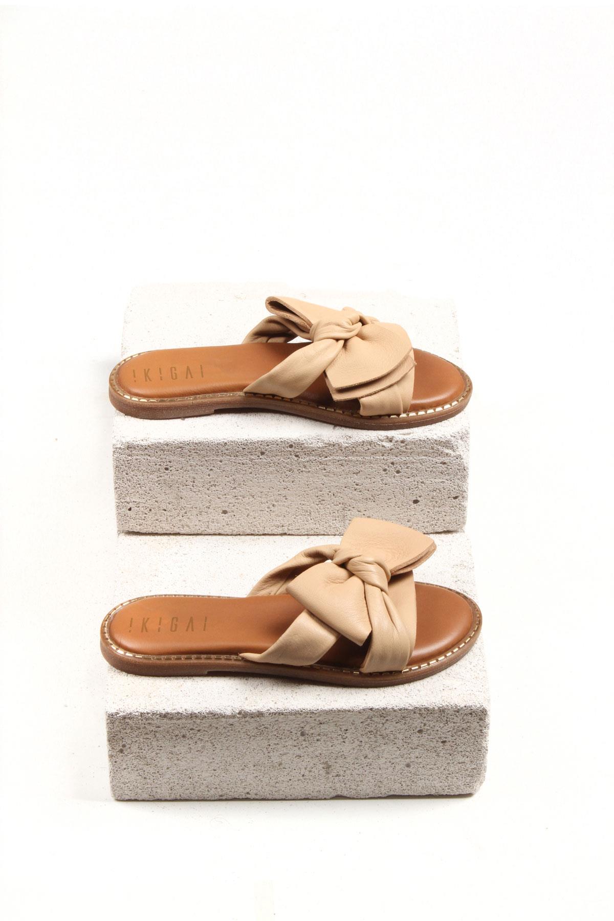 Kırık Beyaz Hakiki Deri Tabanı Kahve Yumuşak Hakiki Deri Kadın Yazlık Terlik