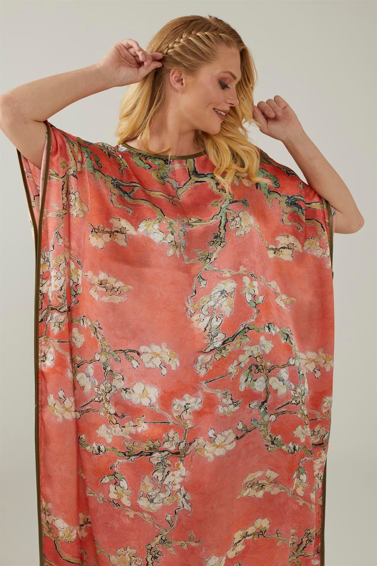 Nar Çiçeği Van Gogh Almond Blossoms Desenli İpek Elbise