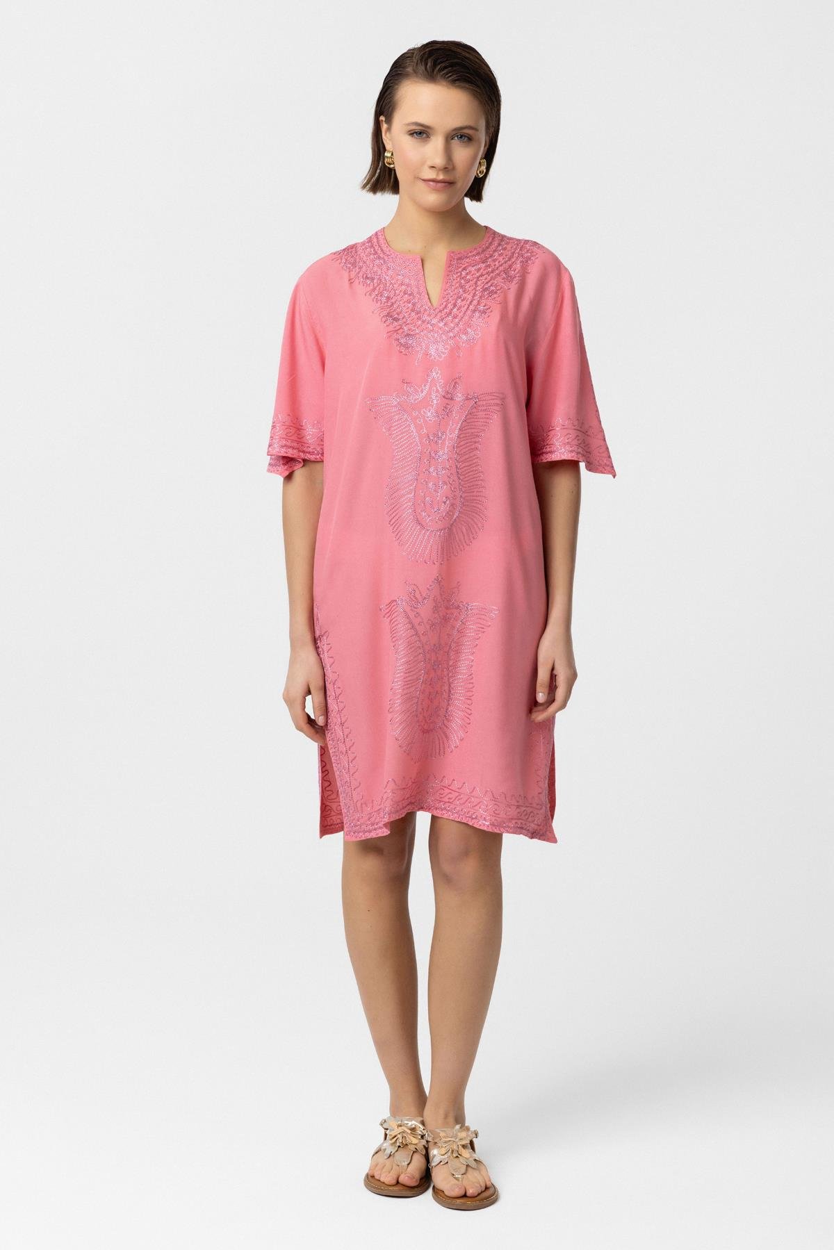Pembe İşlemeli Uzun Kollu Astarsız Pamuklu Kısa Elbise