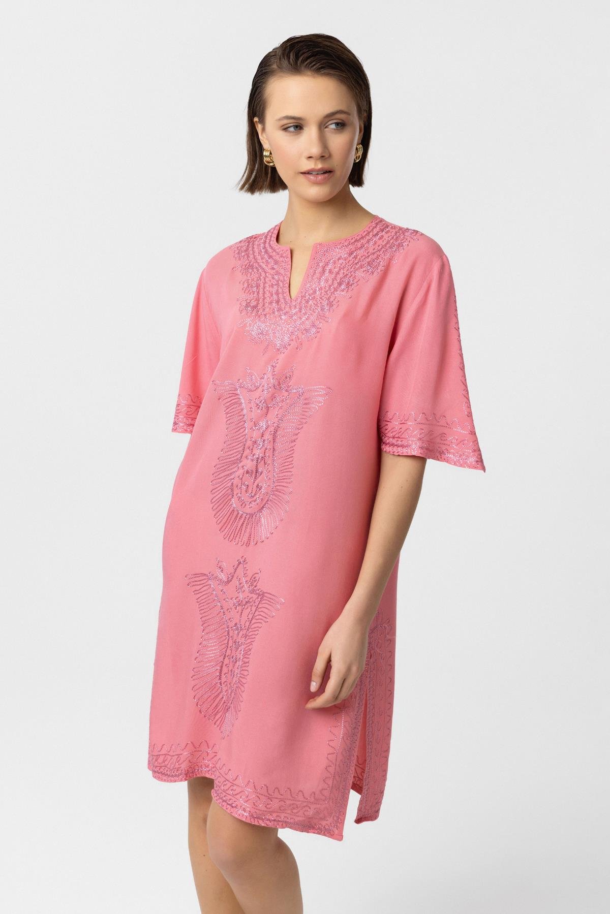 Pembe İşlemeli Uzun Kollu Astarsız Pamuklu Kısa Elbise
