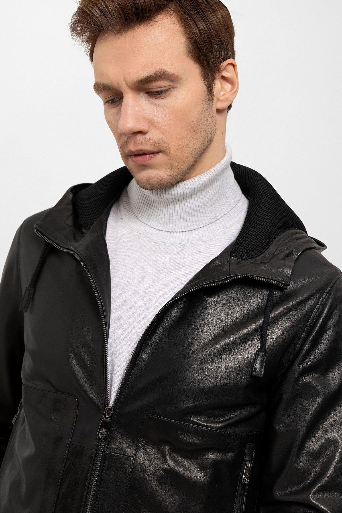 Siyah Clint Sabit Kapüşonlu Kol Ve Bel Trikolu Astarlı Fermuarlı Erkek Hakiki Deri Mont