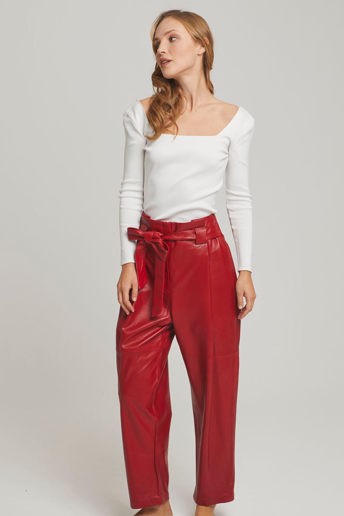 Siyah Kadın Havuç Kesim Deri Pantolon