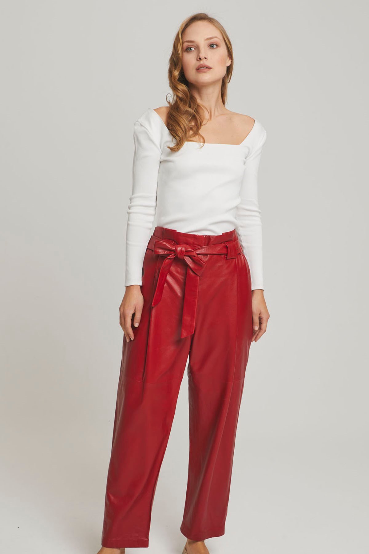 Siyah Kadın Havuç Kesim Deri Pantolon