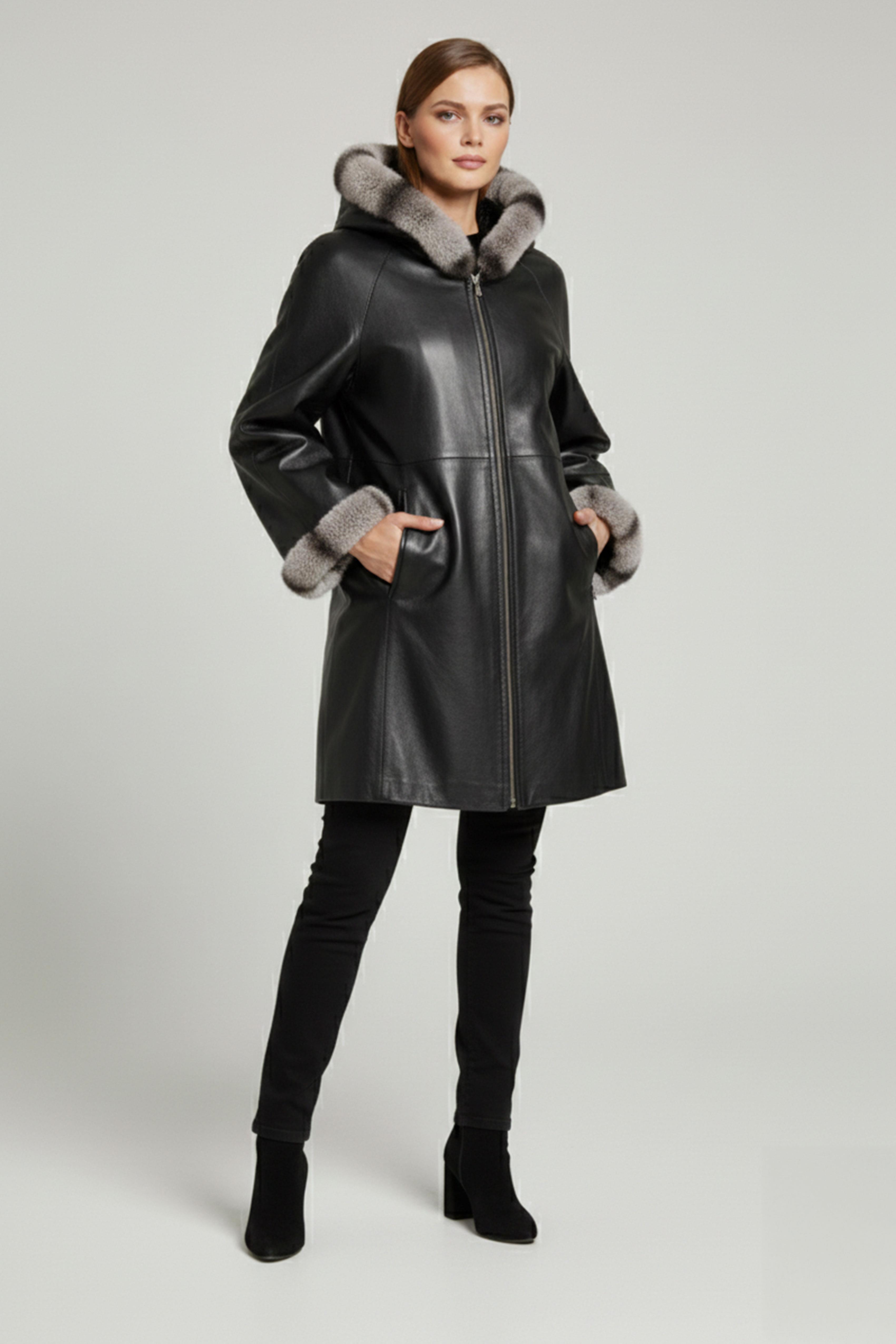 Siyah Perla Geniş Kesim İçi Kumaş Çift taraflı Kapüşon ve Kol ağzı Kürklü Kadın Hakiki Deri Kaban