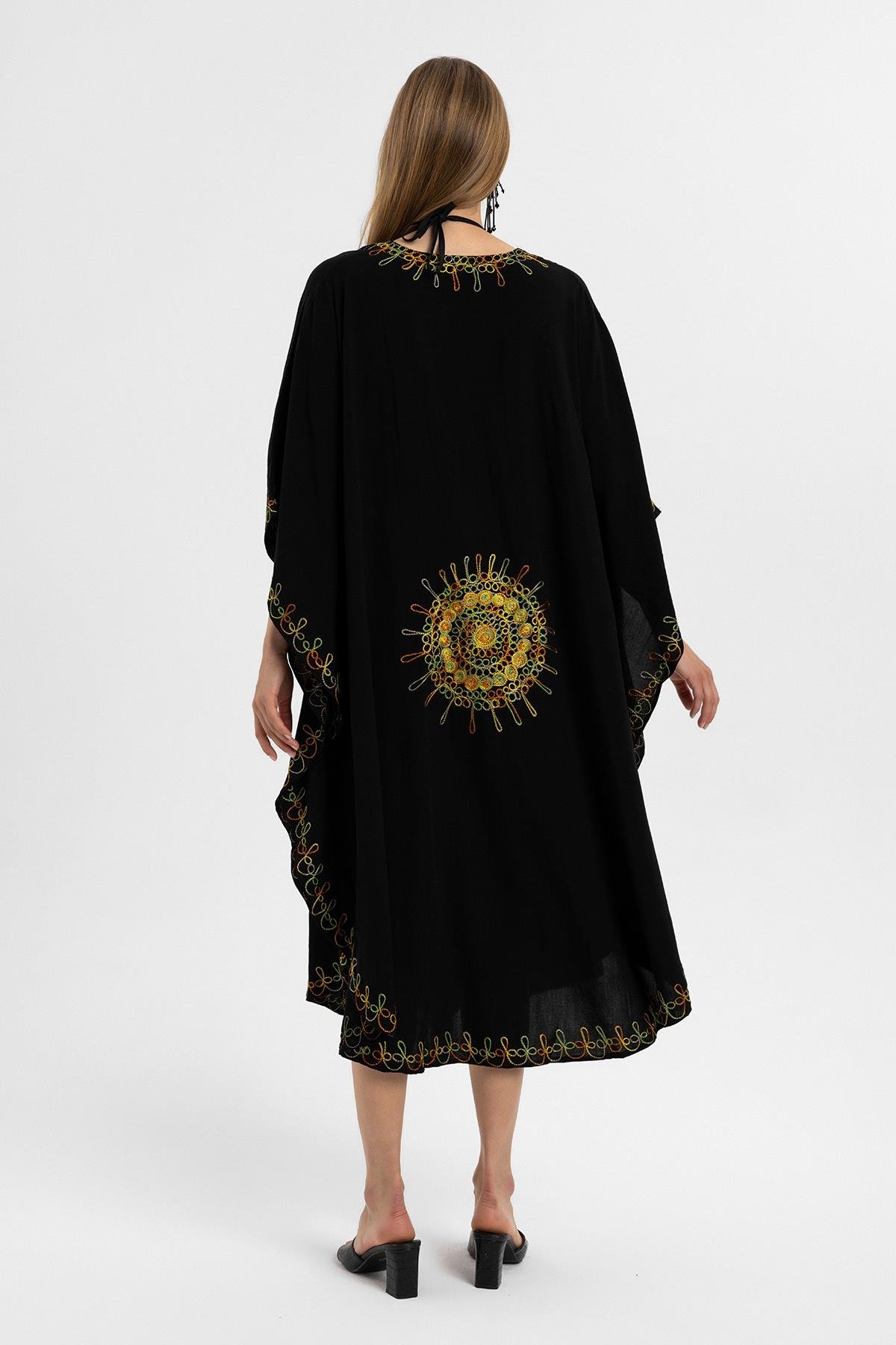 Siyah Yarasa Kollu Nakış İşlemeli Yazlık Astarsız Pamuklu Kısa Kaftan Elbise