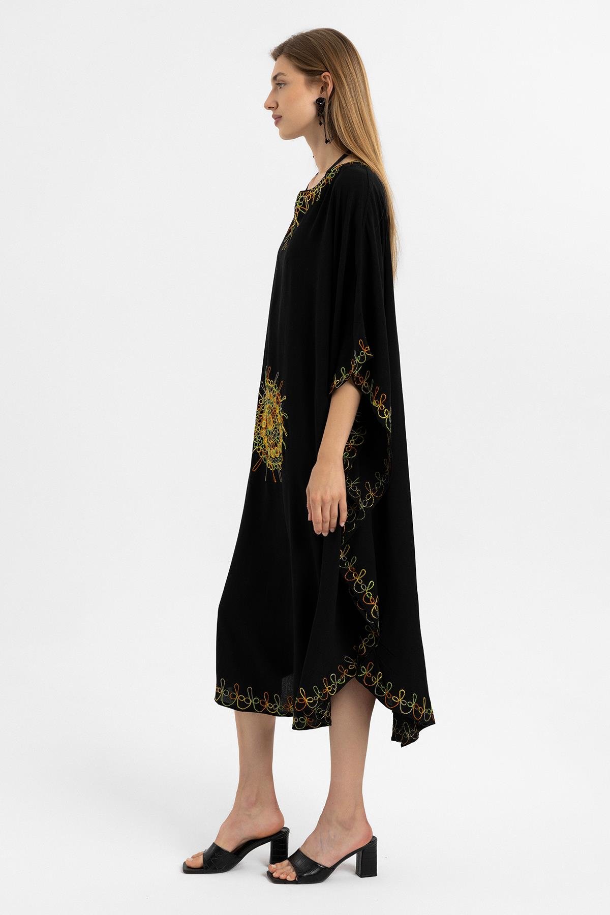 Siyah Yarasa Kollu Nakış İşlemeli Yazlık Astarsız Pamuklu Kısa Kaftan Elbise