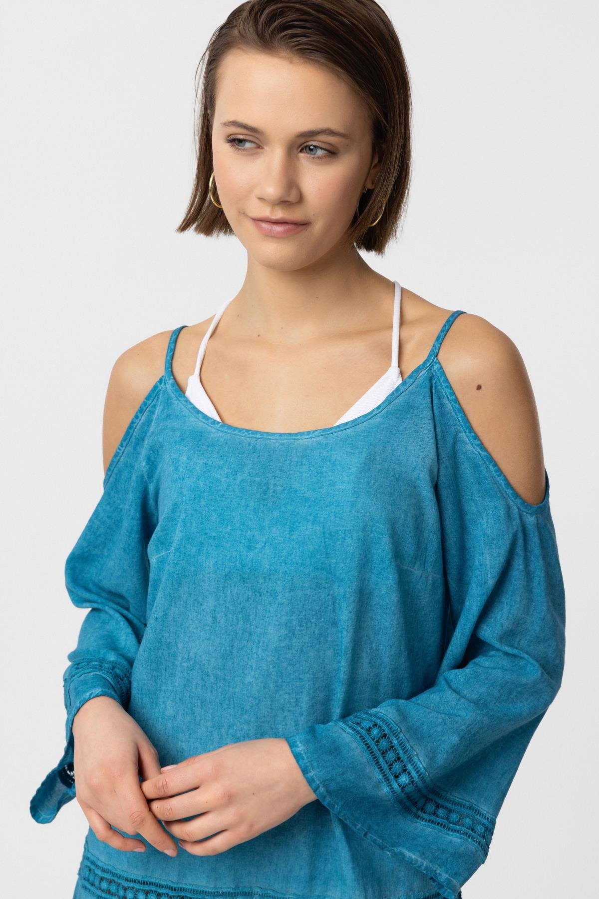 Turkuaz İnce Askılı Dantel Detaylı Truvakar Kol Pamuklu Gömlek