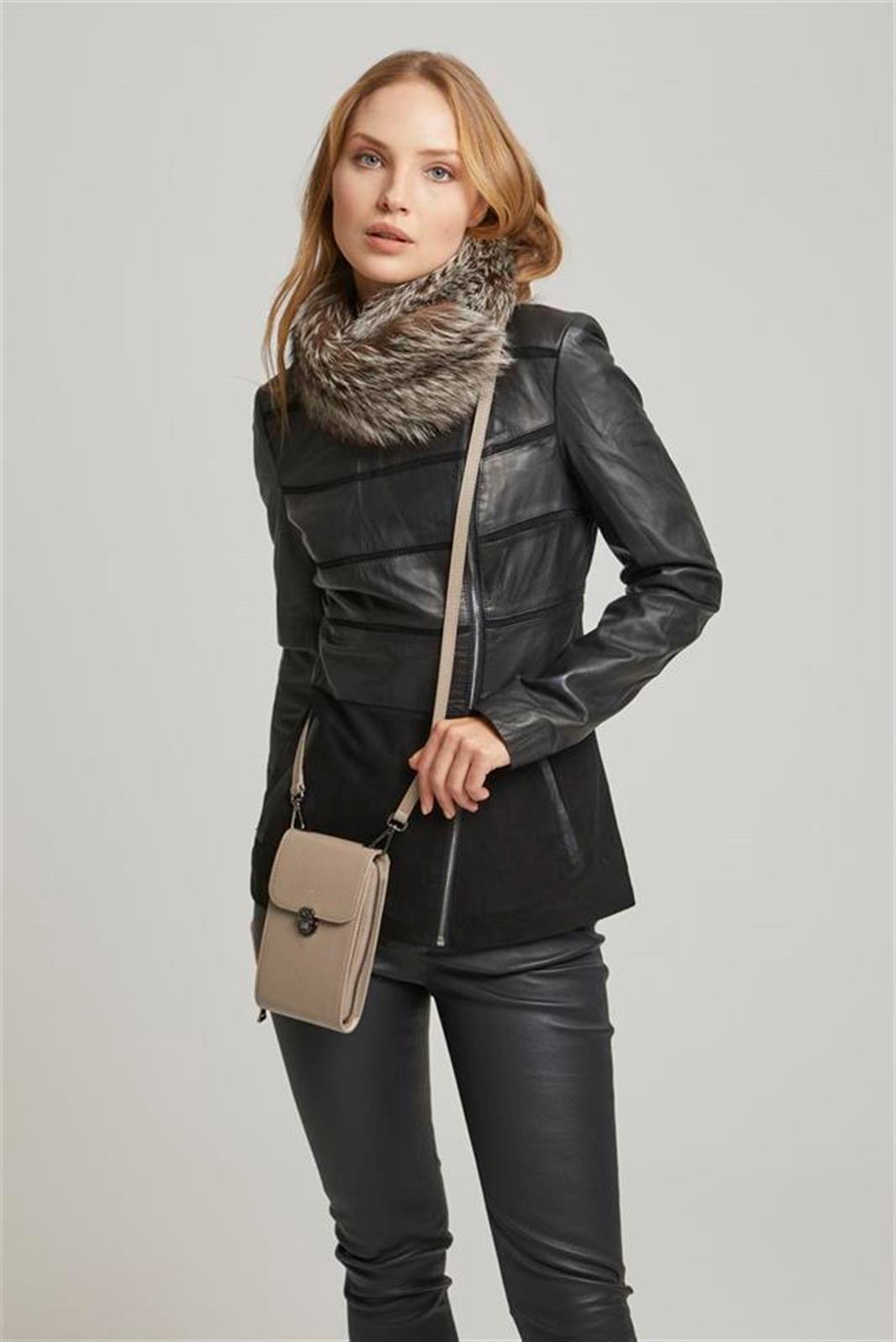 Vizon Ayarlanabilir Saplı Telefon ve Kartlık Bölmeli Hakiki Deri Fermuarlı Kadın Cüzdan Çanta