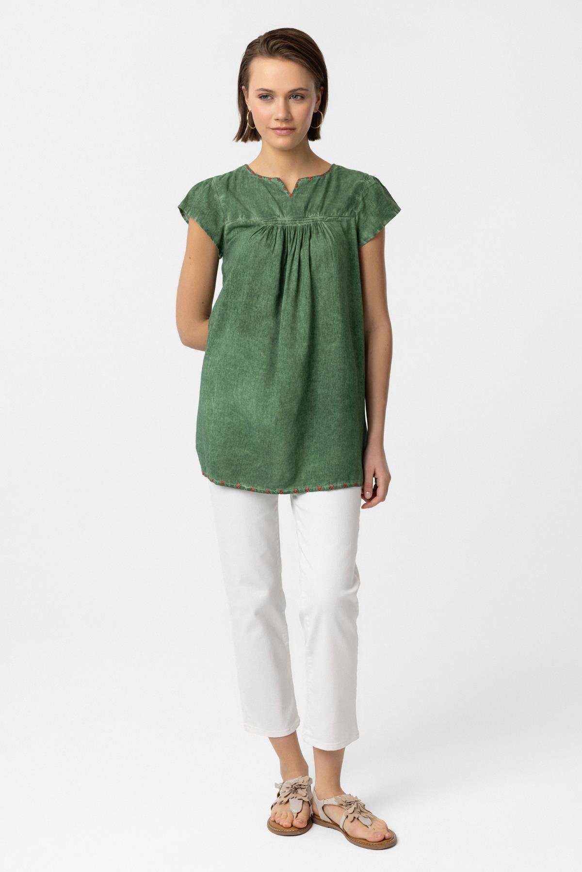 Yeşil Sırtı Nakışlı Kısa Kollu Pamuklu Gömlek Bluz