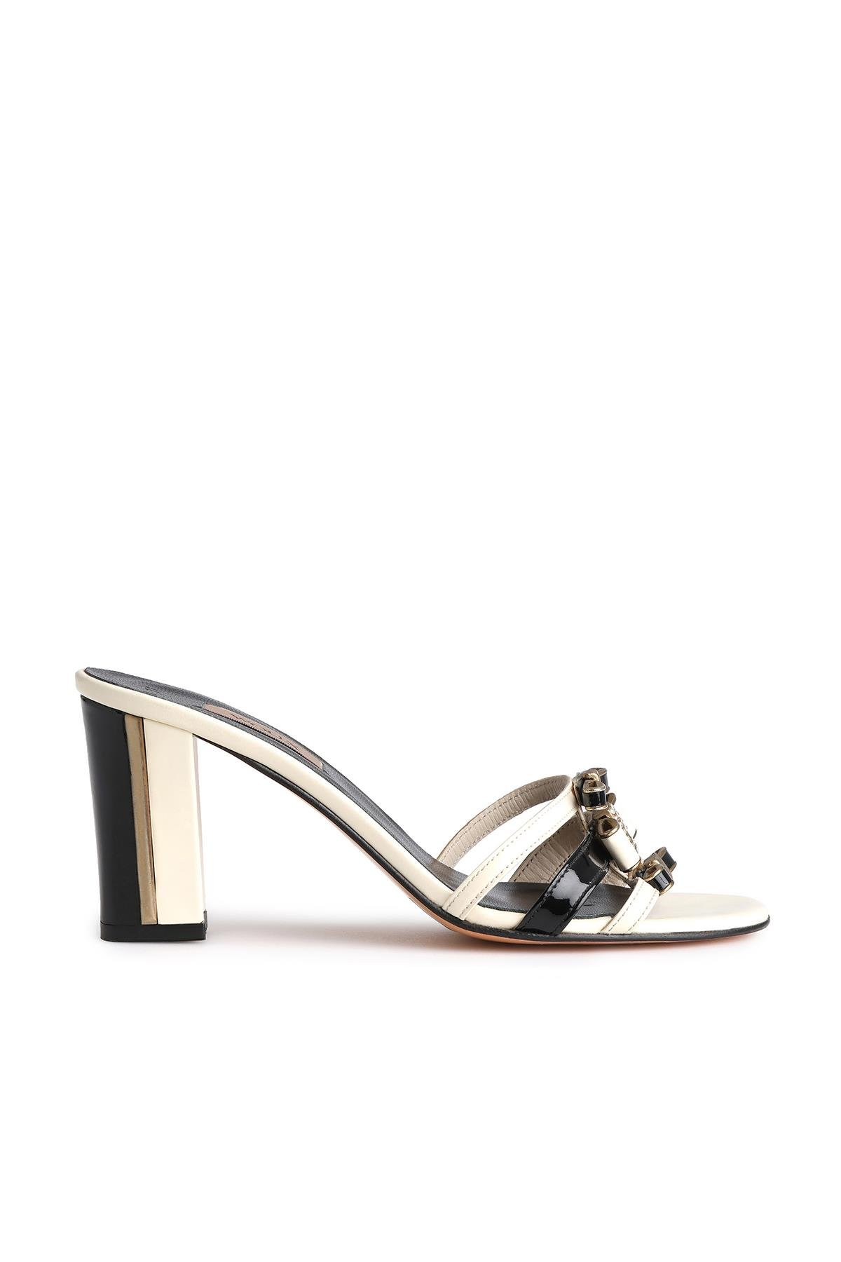 Zincir Tokalı İki Renk Deri Topuklu Terlik