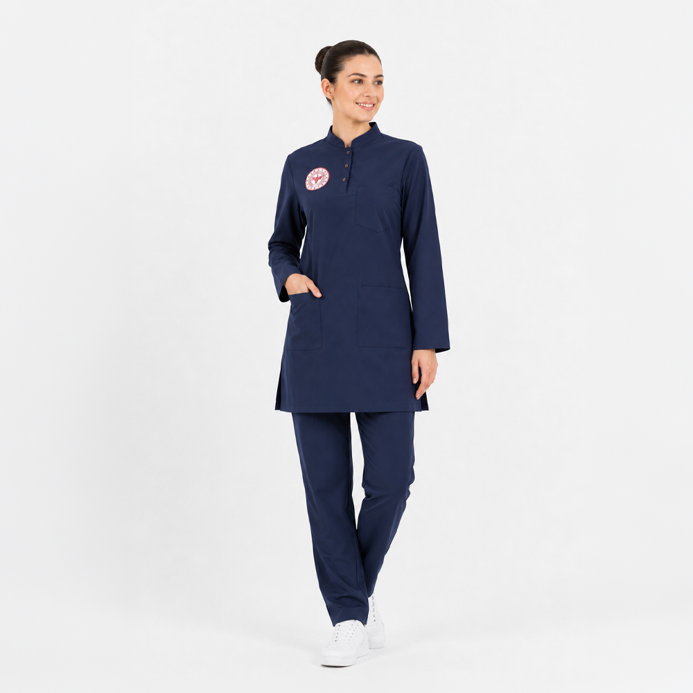 LACİVERT TESETTÜR HEMŞİRE FORMASI LİKRALI SCRUBS TAKIM (PATRIOT BLUE) SAĞLIK BAKANLIĞI UYUMLUsağlık bakanlığı yeni formaları, sağlık bakanlığı logolu scrubs, sağlık bakanlığı hastane forması, hemşire forması, doktor forması, tesettür hemşire forması, cerrahi forması, medikal forma, lacivert hemşire forması, doktor önlüğü, hemşire önlüğü, scrubsSağlık Bakanlığı Standart Formaları
