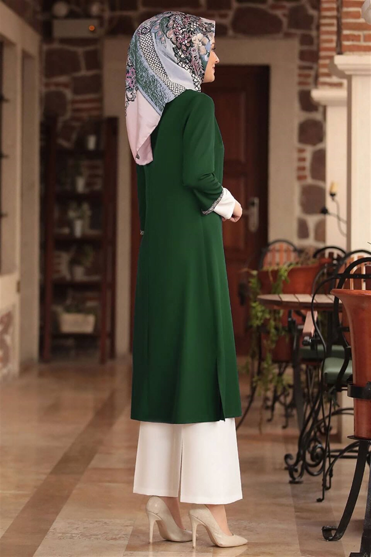 AMH122-ZÜMRÜTAmine Hüma