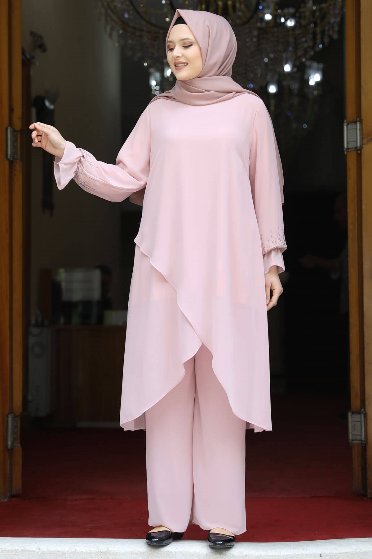 AZRA TAKIMAMH706-PUDRAAmine Hüma