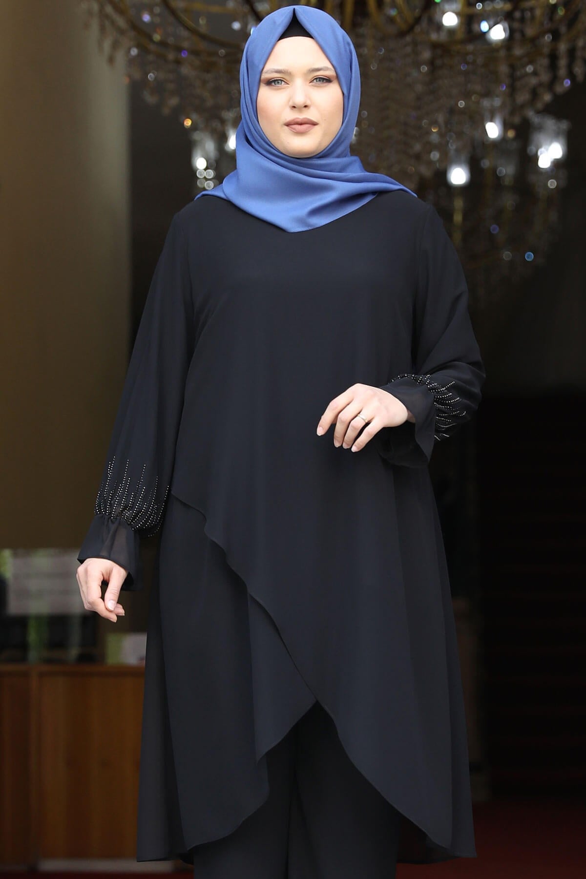AZRA TAKIMAMH706-SİYAHAmine Hüma
