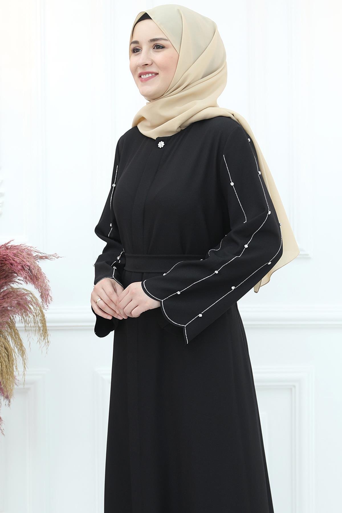ESLEM FERACEAMH904-SİYAHAmine Hüma